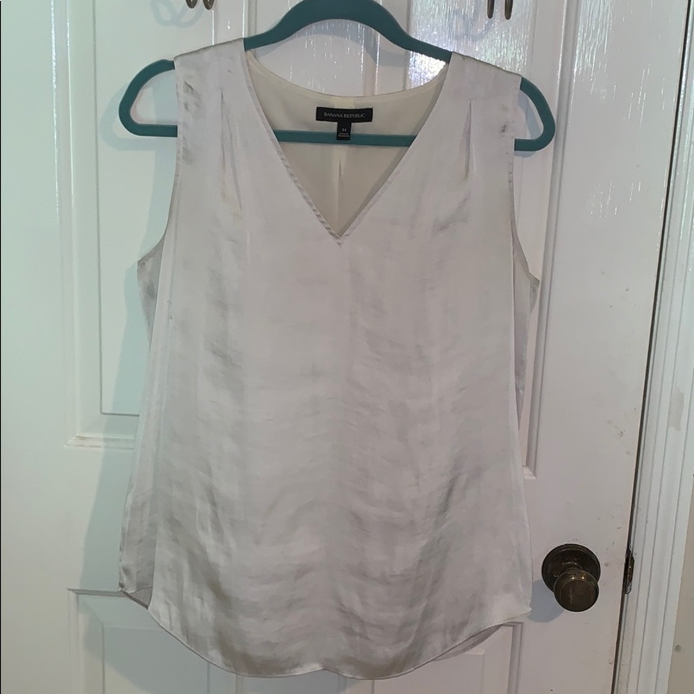 Banana Republic Shell. EUC